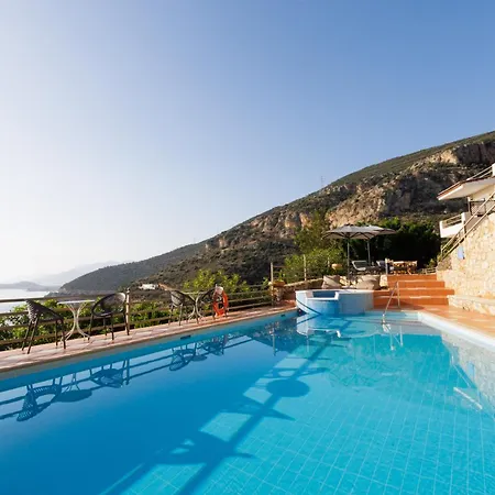 מלון דירות Blue Horizon 4*