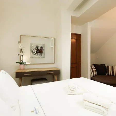 Lägenhetshotell Blue Horizon Parálion Ástros