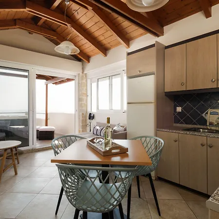 מלון דירות Blue Horizon 4*